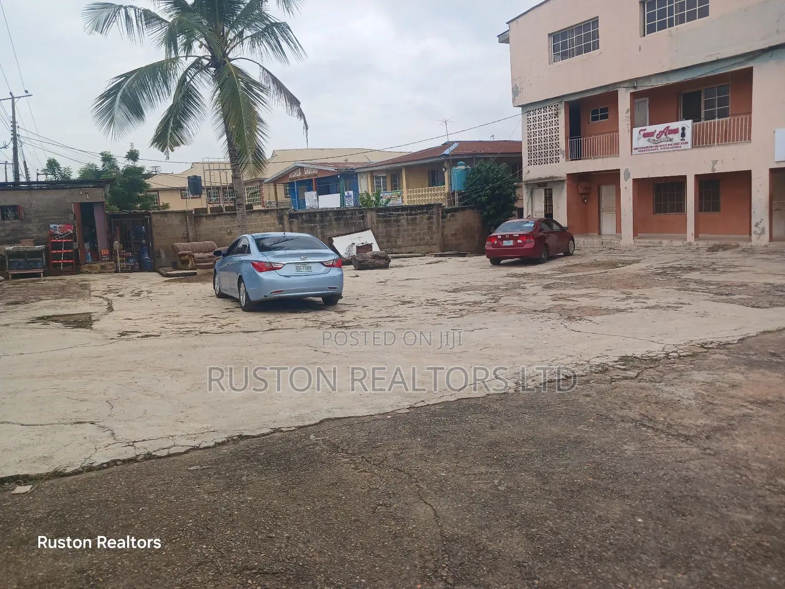 18bdrm Block of Flats in Ibadan for sale