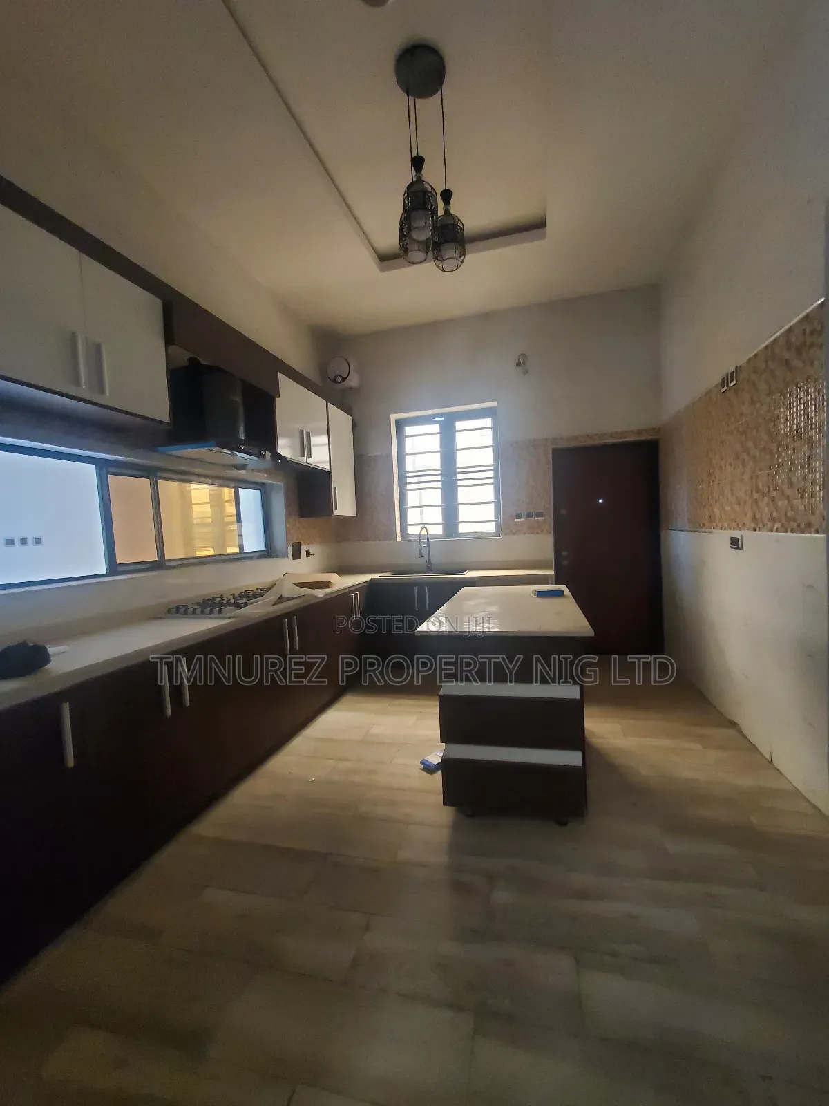 4bdrm Duplex in Royal Pine, Chevron for rent