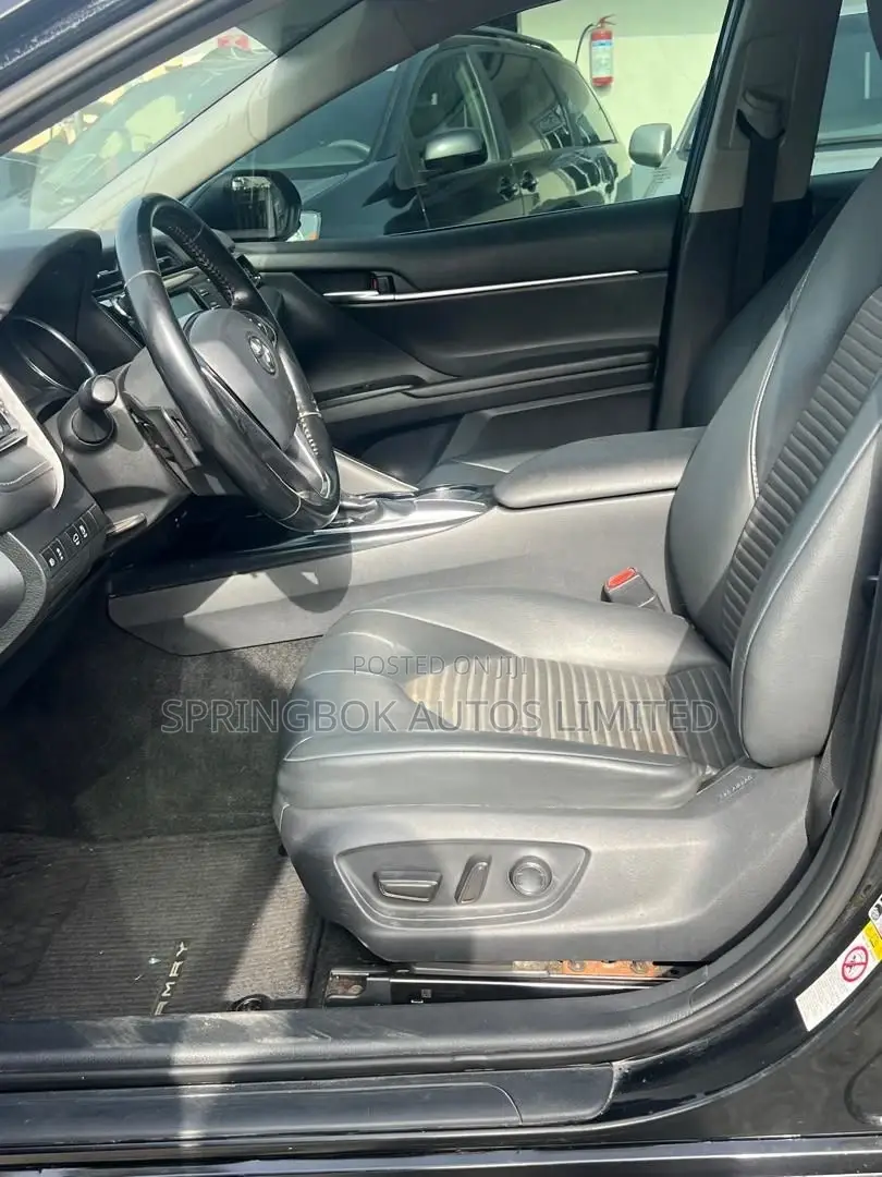 Toyota Camry SE (2.5L 4cyl 8A) 2019 Black