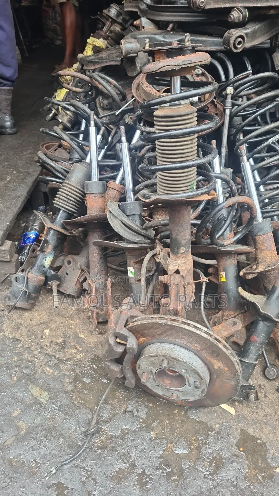 Complete Shock Dick With Hub Nissan Almera 2500