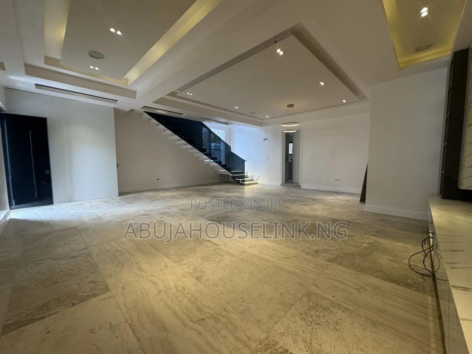 5bdrm Duplex in Guzape Main Abuja for sale