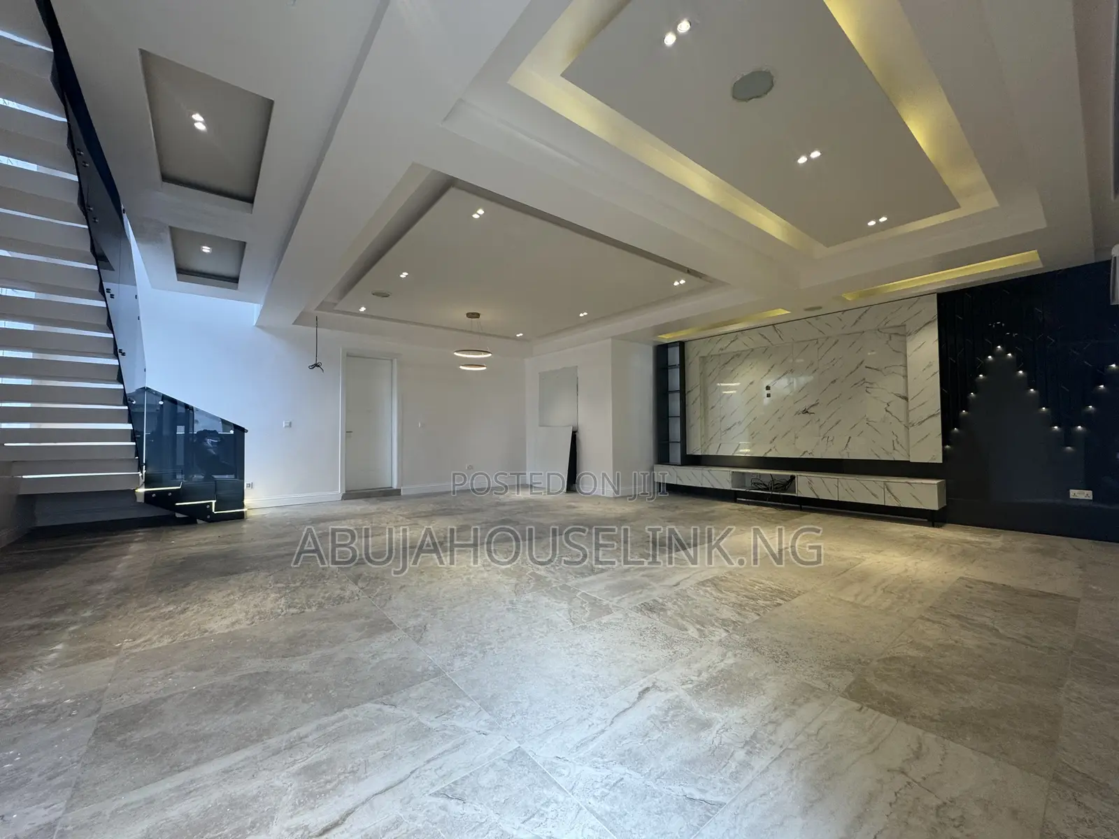 5bdrm Duplex in Guzape Main Abuja for sale