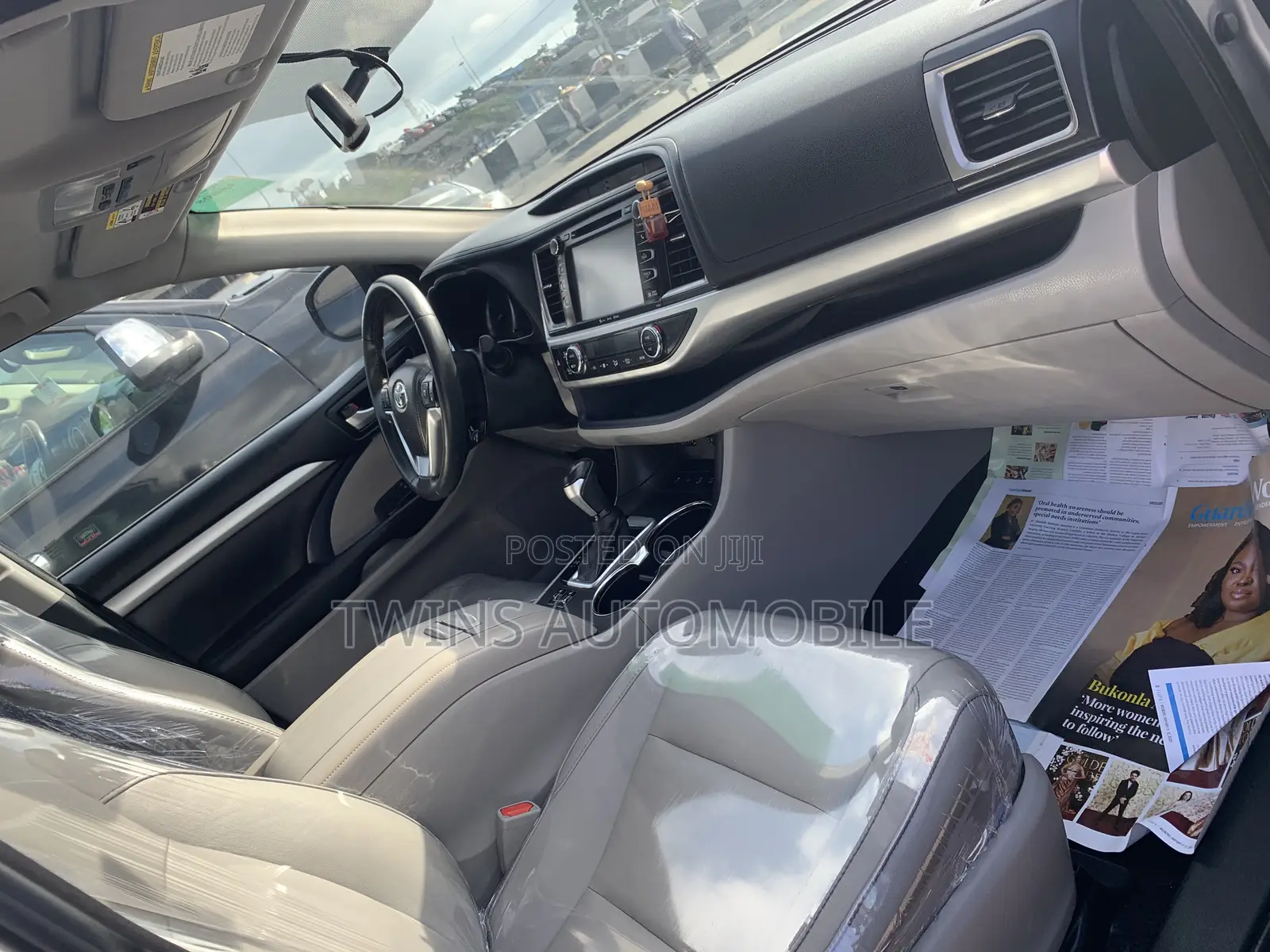 Toyota Highlander XLE 4x4 V6 (3.5L 6cyl 8A) 2018 Silver