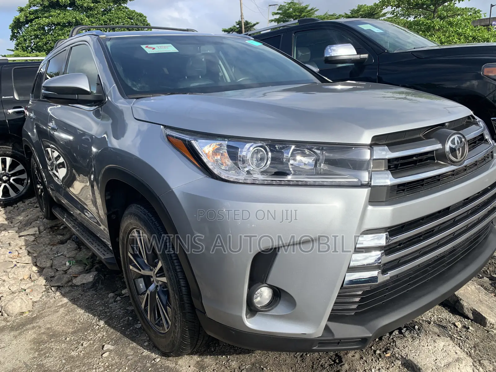 Toyota Highlander XLE 4x4 V6 (3.5L 6cyl 8A) 2018 Silver