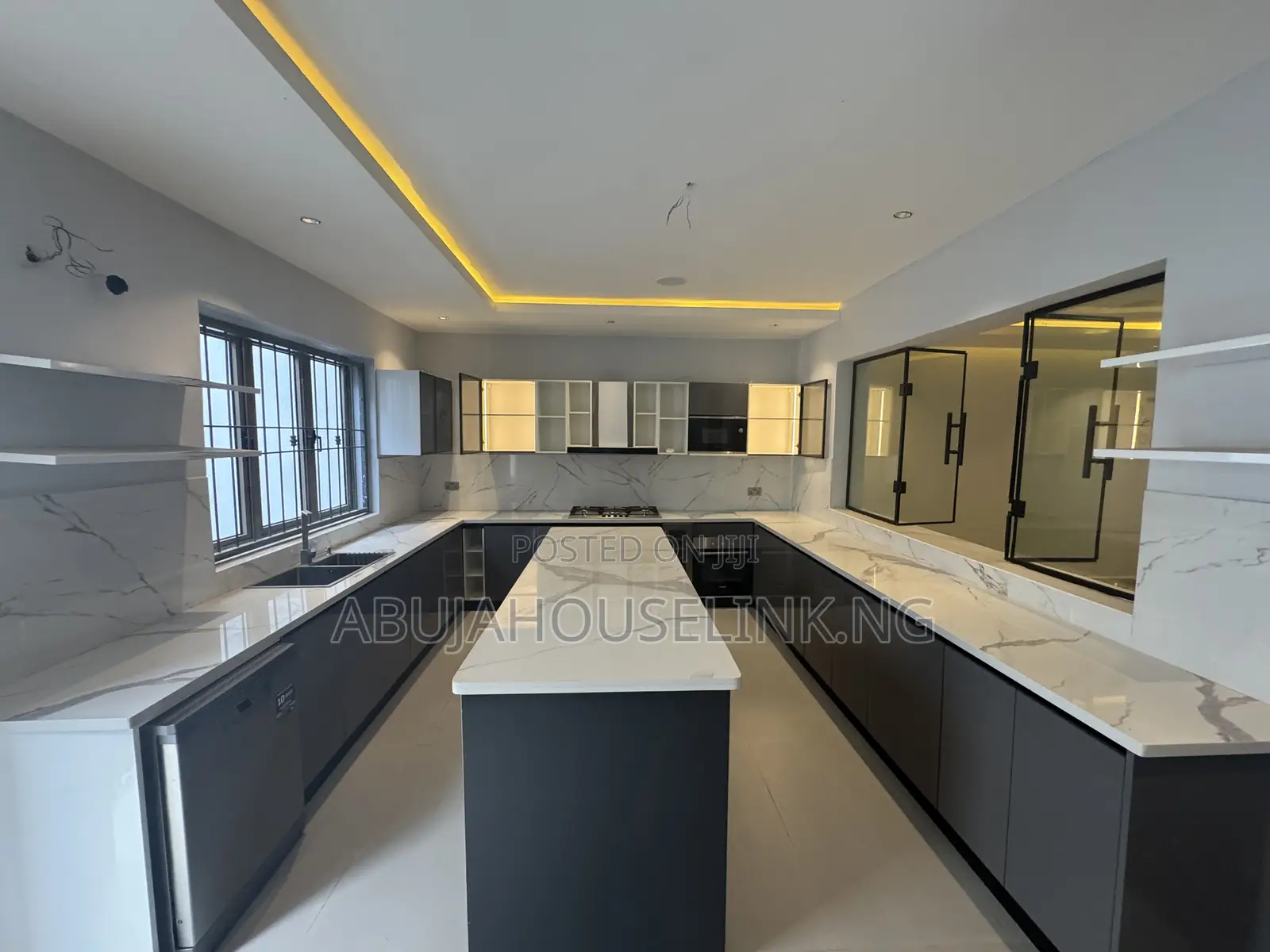 4bdrm Duplex in Guzape Main Abuja for sale