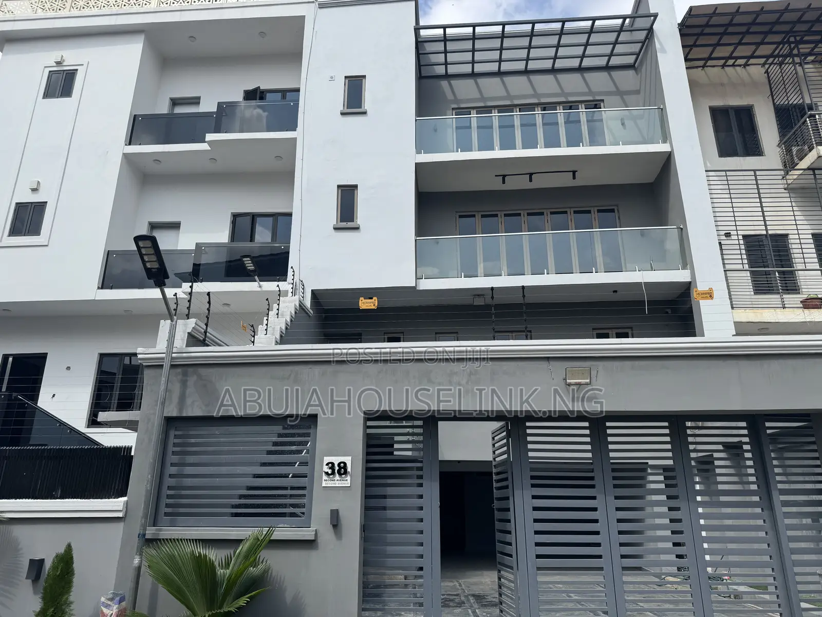 4bdrm Duplex in Guzape Main Abuja for sale