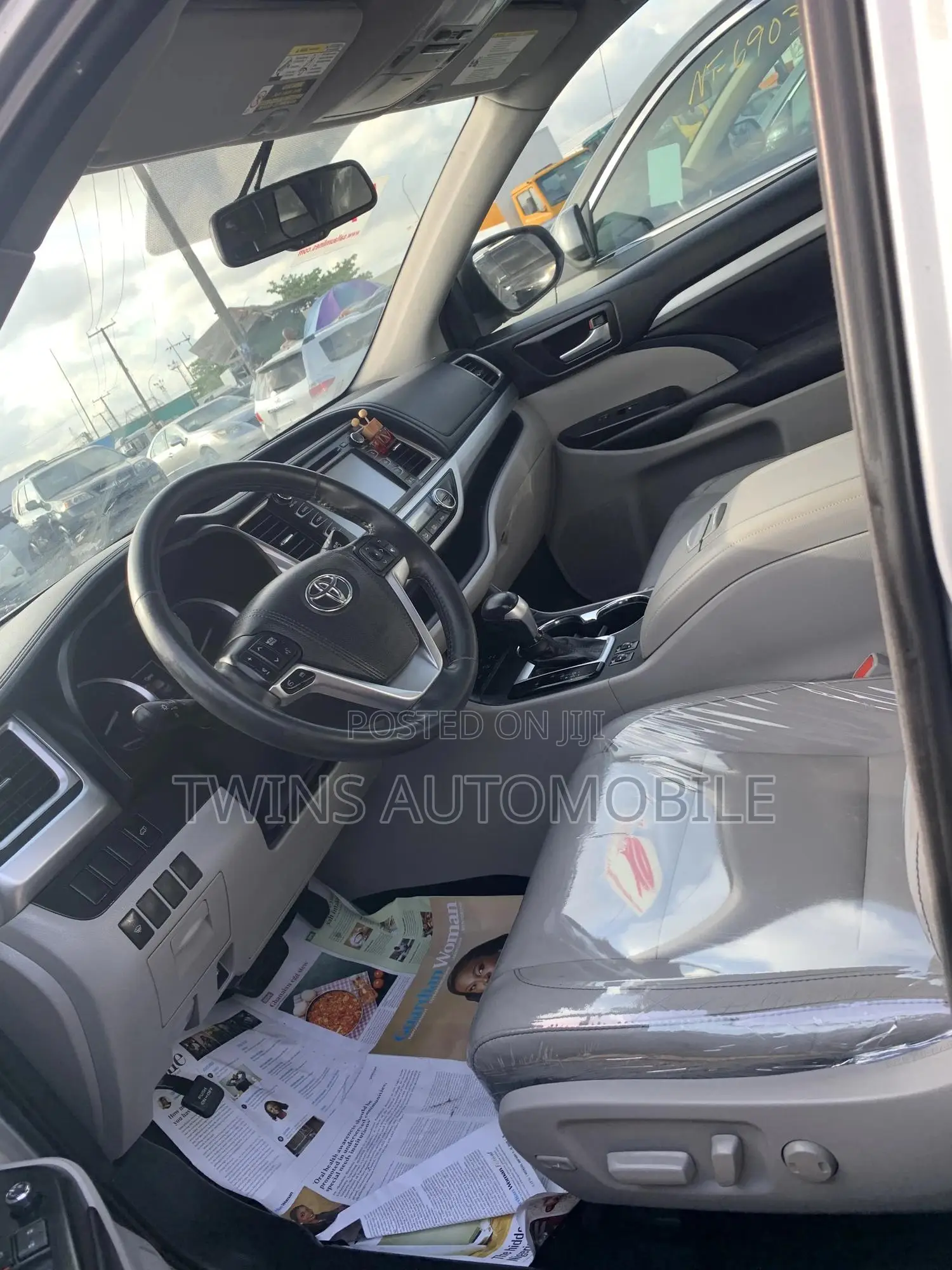 Toyota Highlander XLE 4x4 V6 (3.5L 6cyl 8A) 2018 Silver