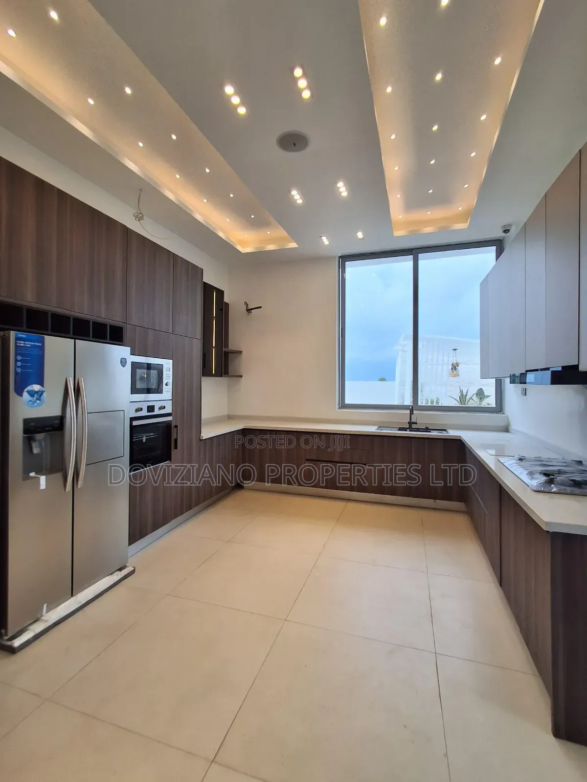 5bdrm Duplex in Osapa london for sale