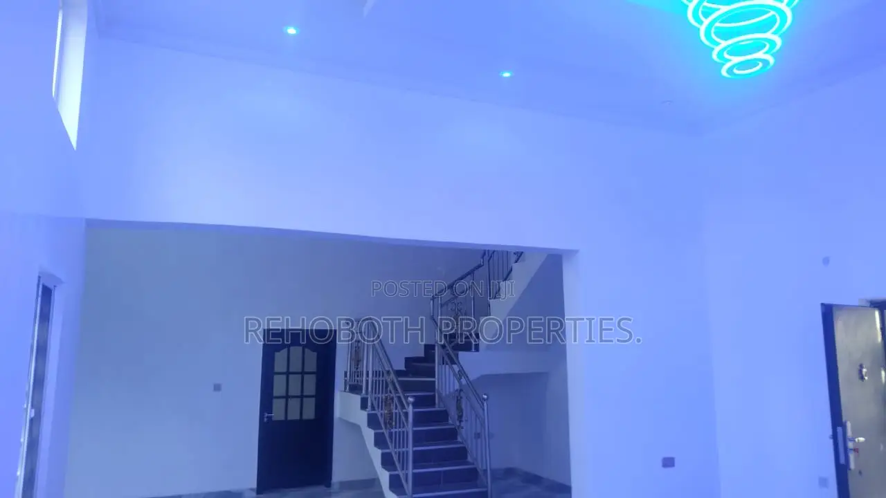 4bdrm Duplex in Alalubosa, Ibadan for sale