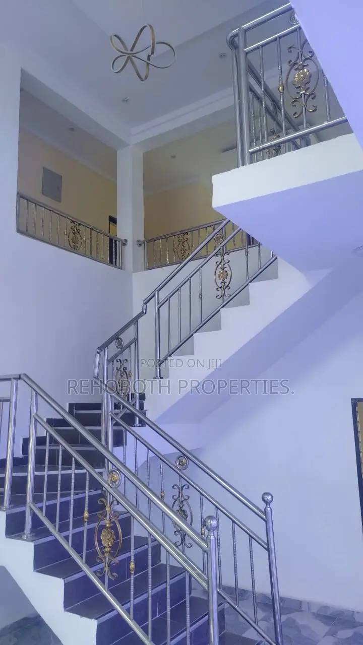 4bdrm Duplex in Alalubosa, Ibadan for sale