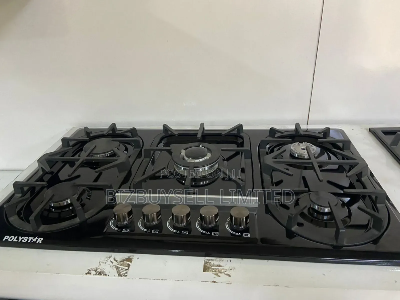 5 Burners Inbuilt All Gas Black Stainless Gas Cooker.