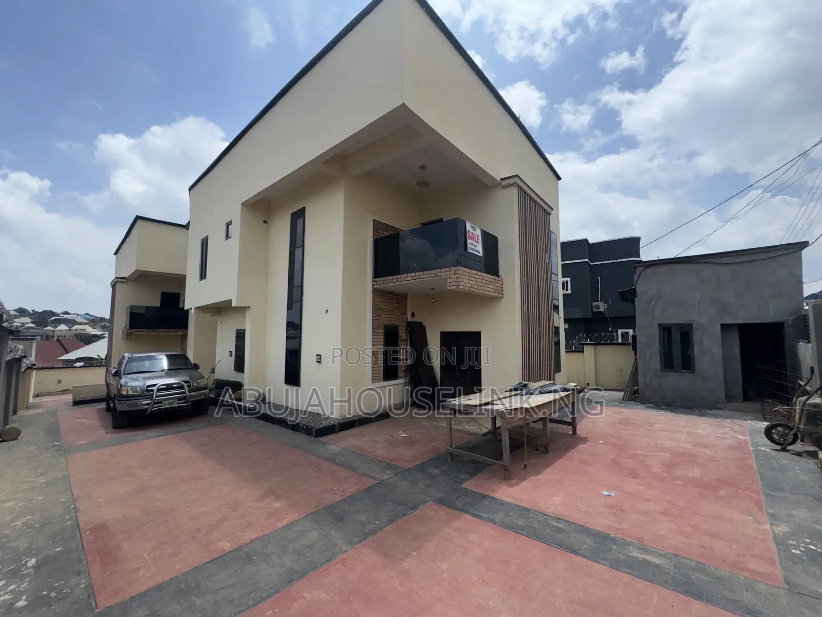 4bdrm Duplex in Guzape Abuja for sale