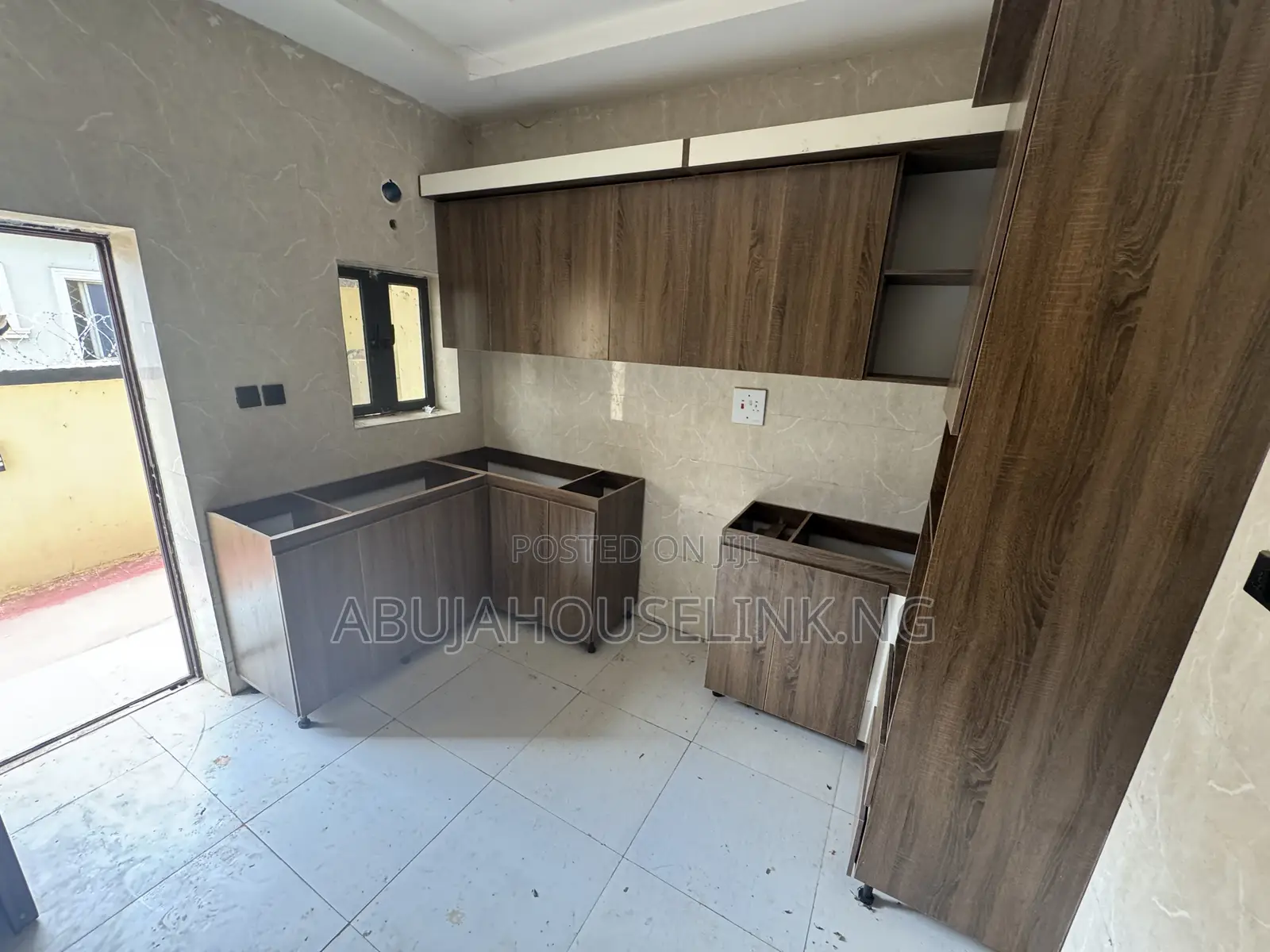 4bdrm Duplex in Guzape Abuja for sale