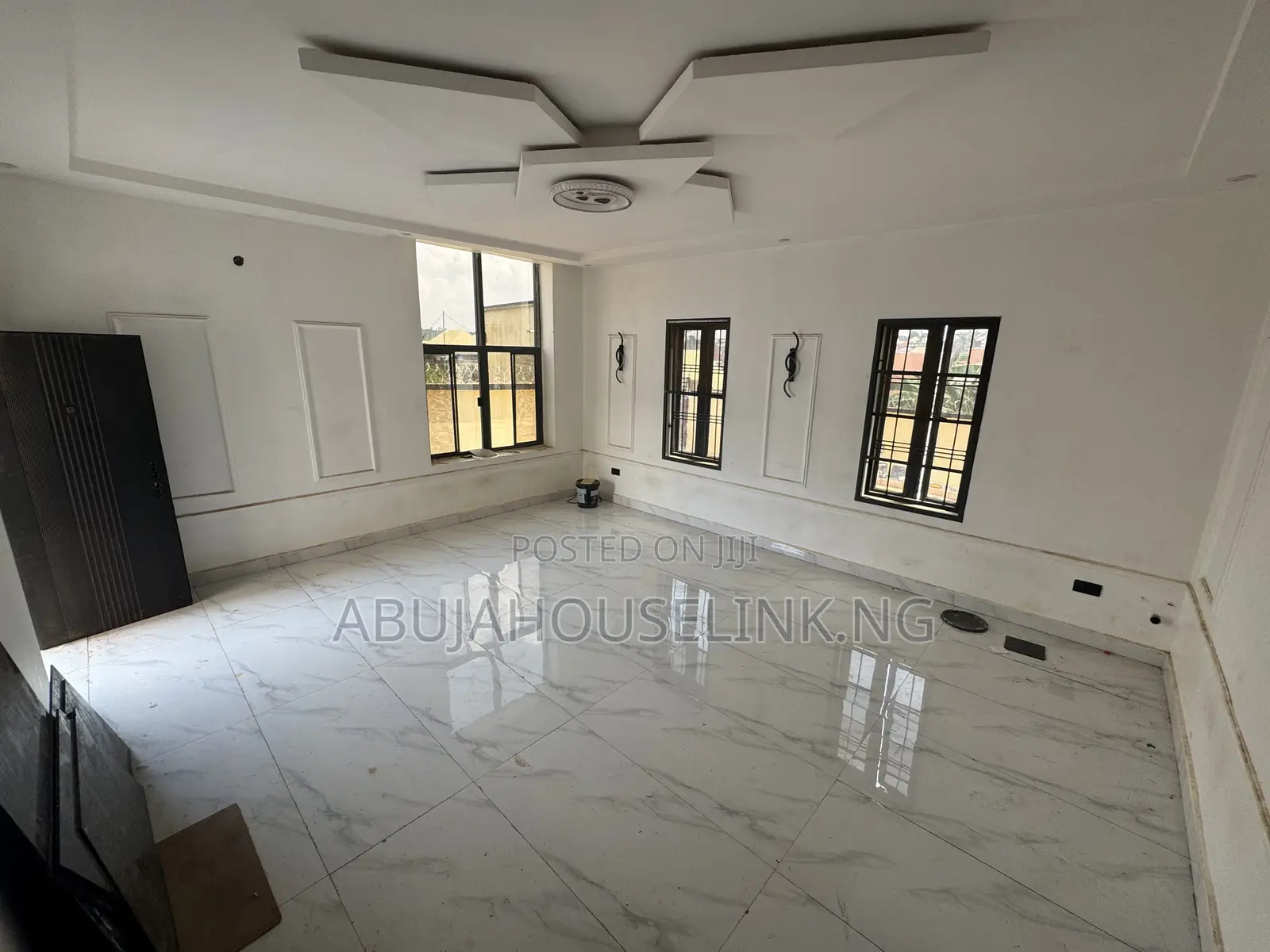 4bdrm Duplex in Guzape Abuja for sale