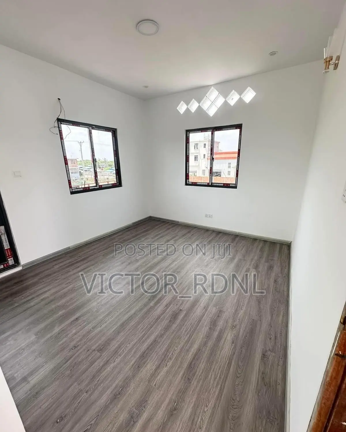 High Quality SPC Floor Tiles