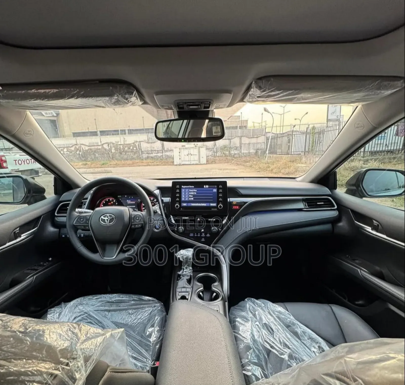 Toyota Camry 2024 Silver