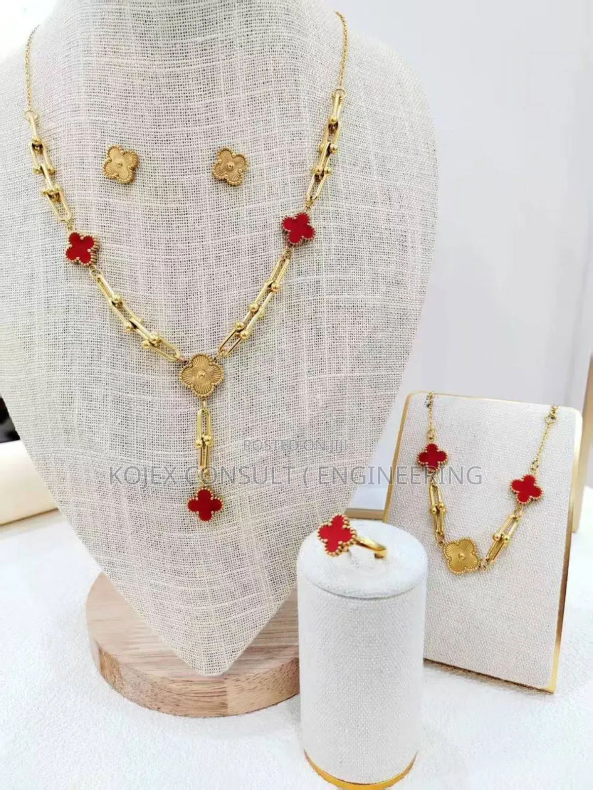 Vintage Vca Pendant Necklaces