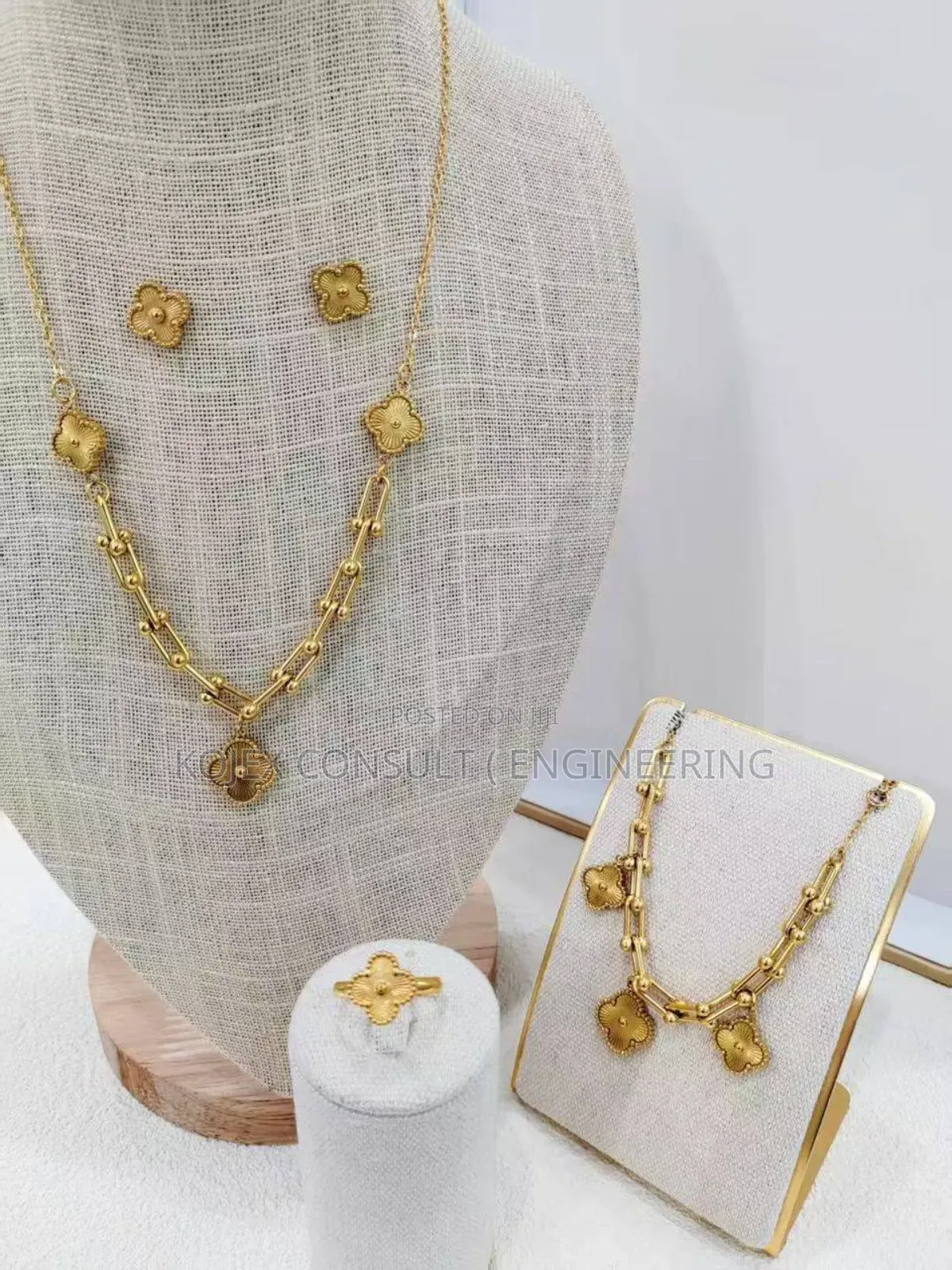 Vintage Vca Pendant Necklaces