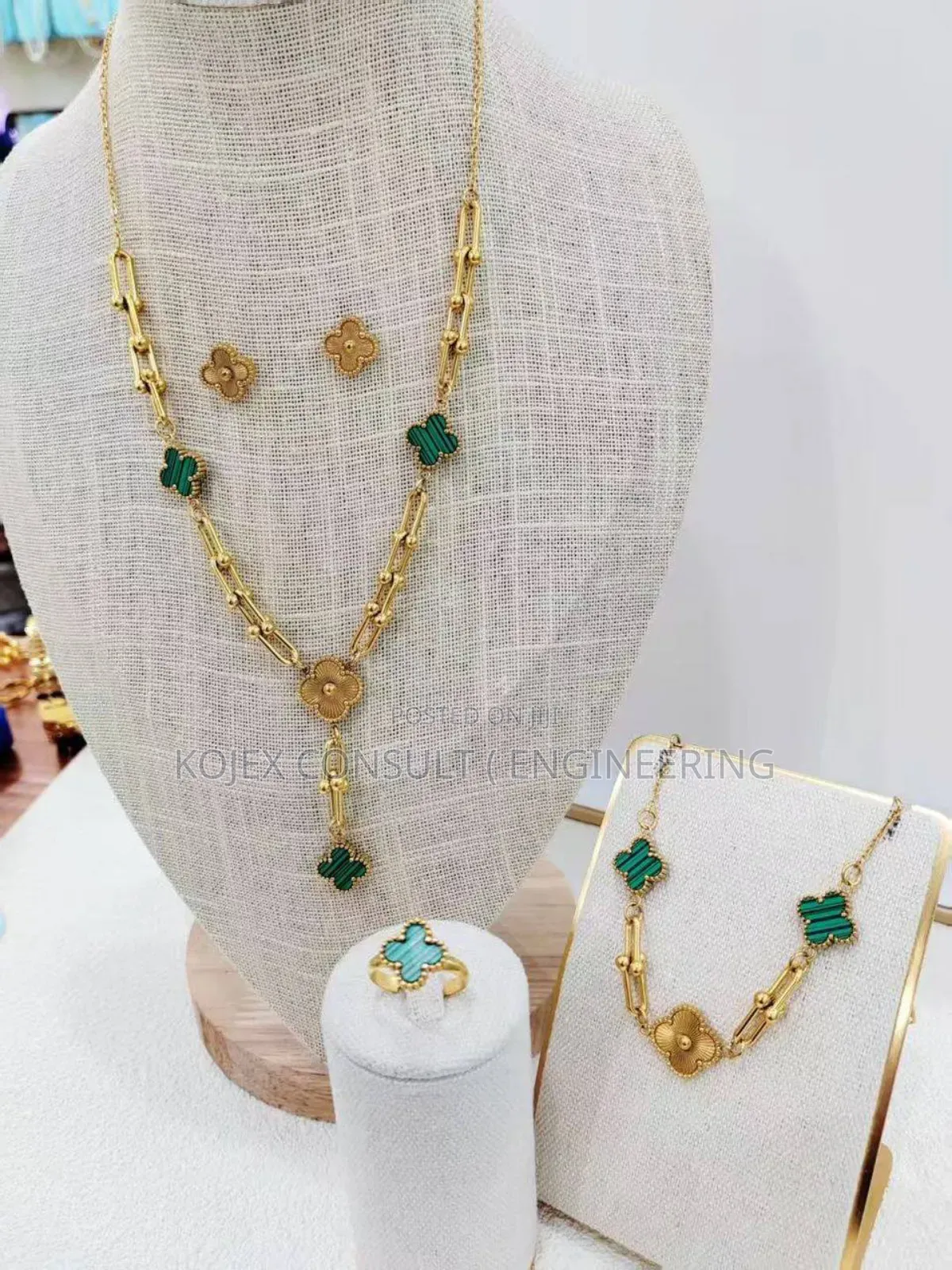 Vintage Vca Pendant Necklaces