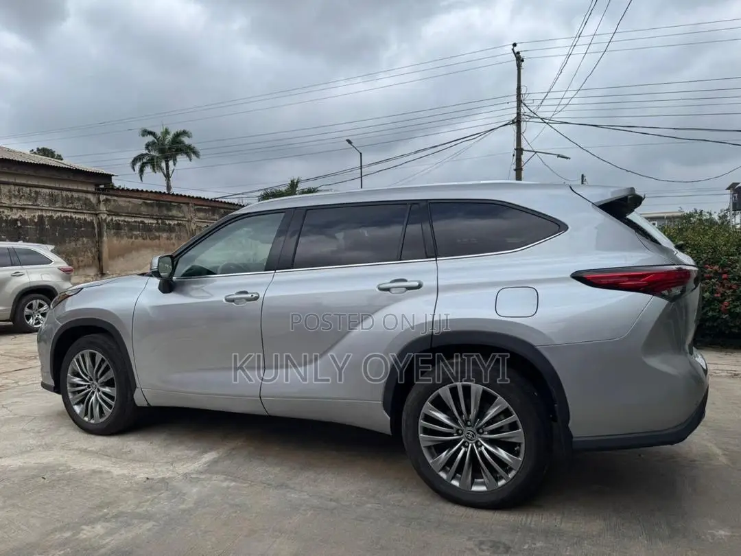 Toyota Highlander Platinum 2021 Silver