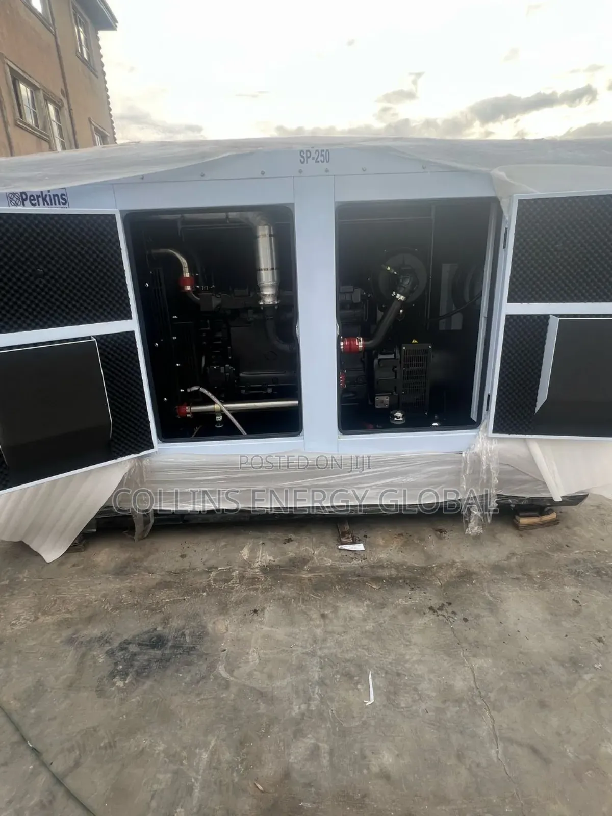 250kva Uk Perkins Soundproof Copper Coil Generator