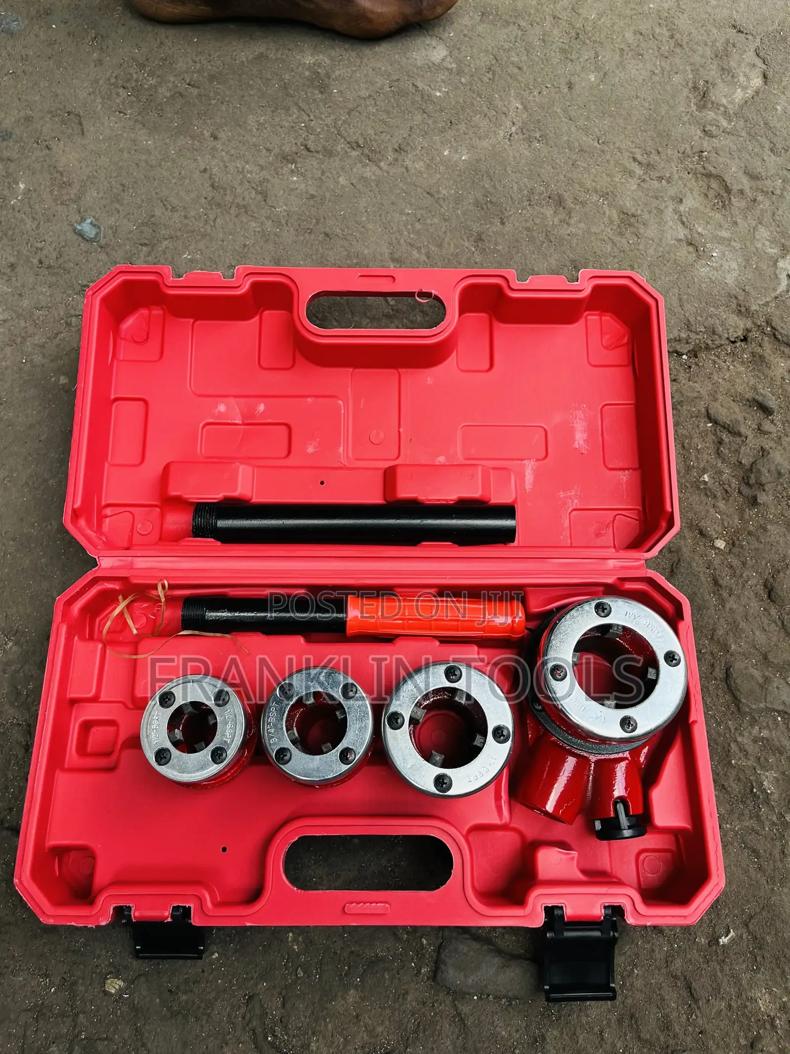 Ratchet Die Stock Size: 1⁄2"—11⁄44'