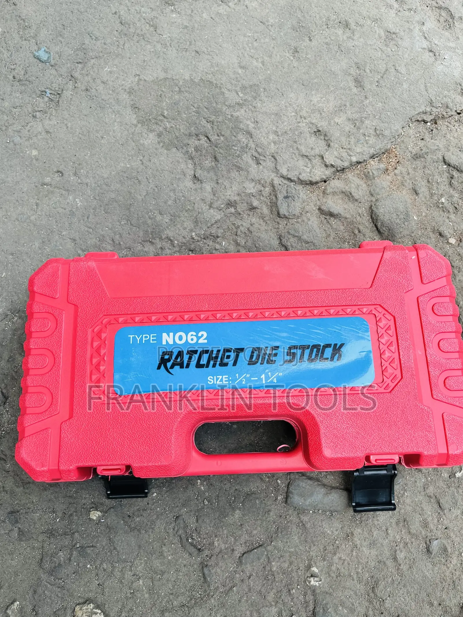 Ratchet Die Stock Size: 1⁄2"—11⁄44'