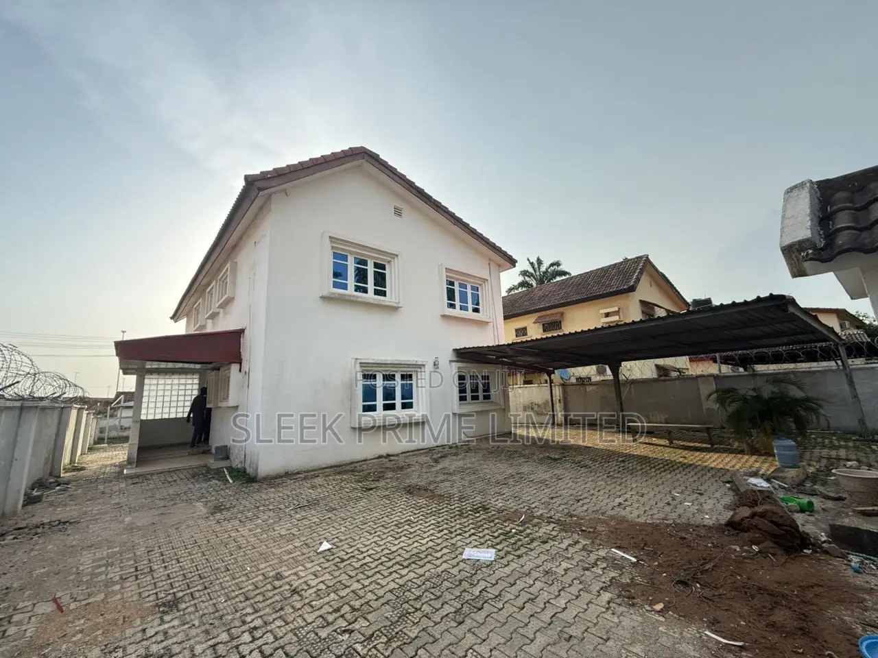 5bdrm Penthouse in Lokogoma for sale