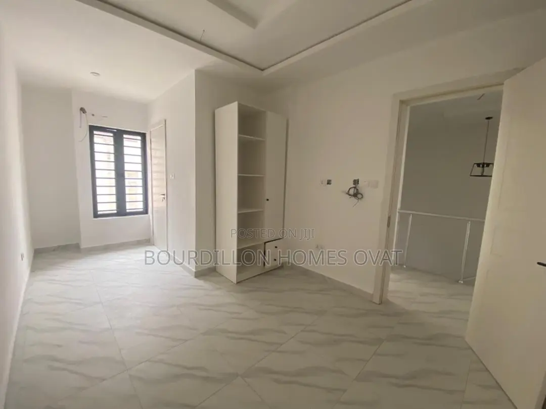 4bdrm Duplex in Lekki for sale