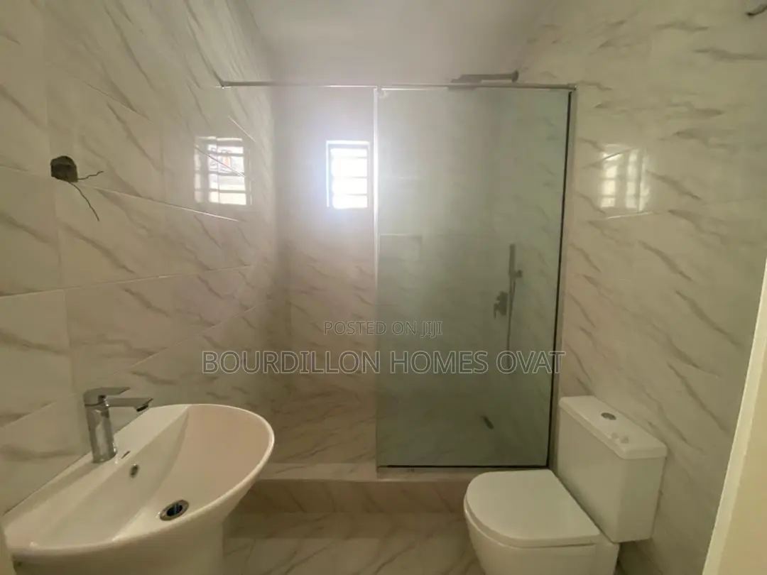 4bdrm Duplex in Lekki for sale