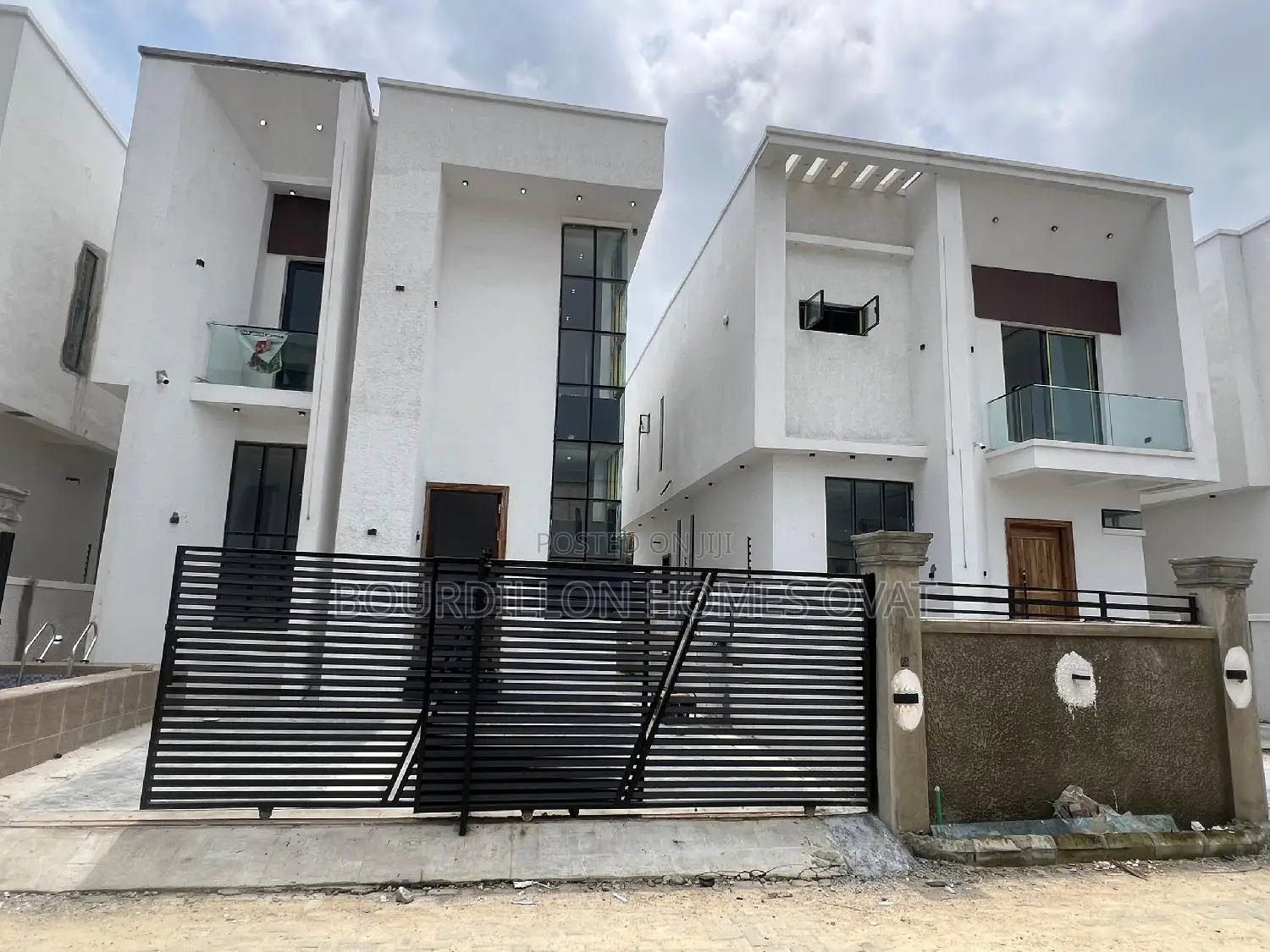 4bdrm Duplex in Lekki for sale