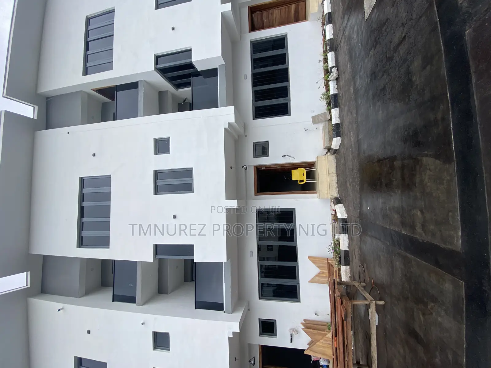 4bdrm Duplex in Lekki Phase 1 for rent
