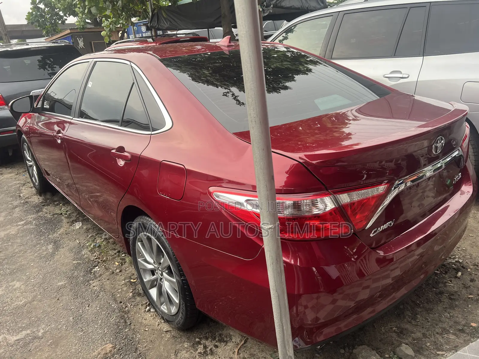 Toyota Camry XLE V6 4dr Sedan (3.6L 6cyl 6A) 2016 Red