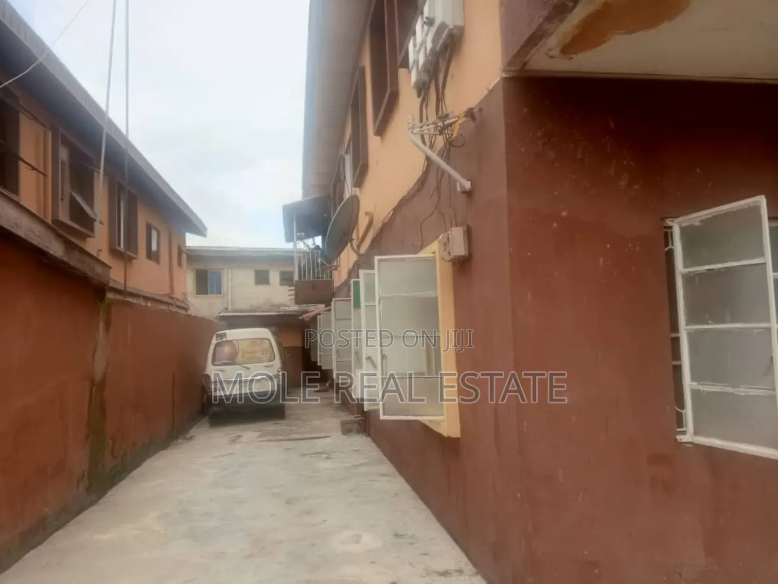 4bdrm Block of Flats in Oba Akran for sale