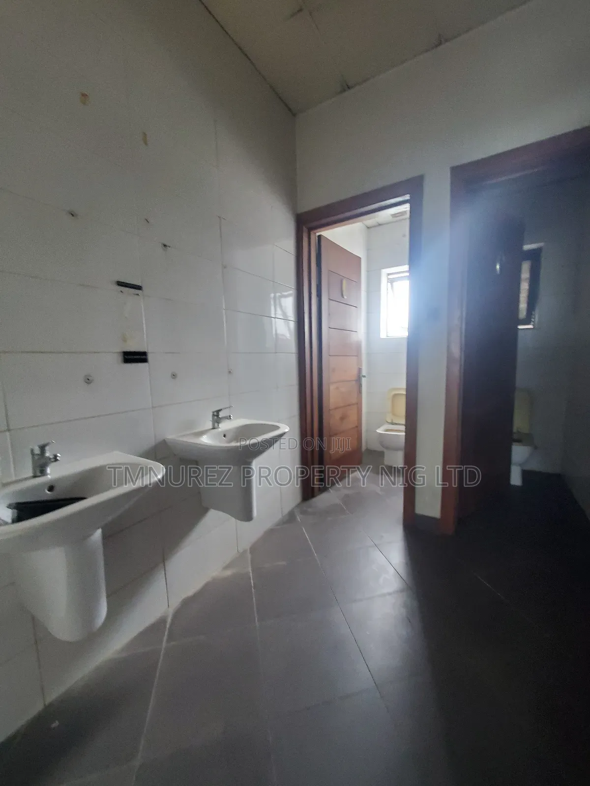 Showroom for Rent in Very Busy Area Lekki