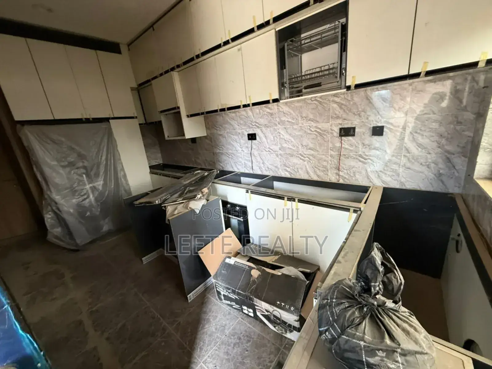 4bdrm Duplex in Kado for sale