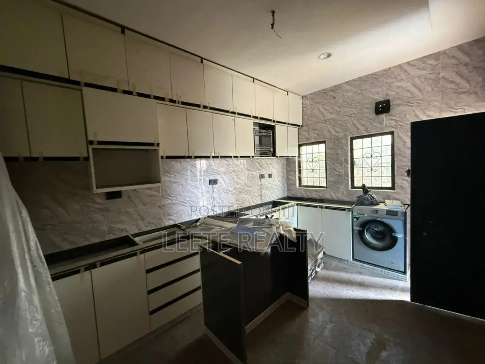 4bdrm Duplex in Kado for sale