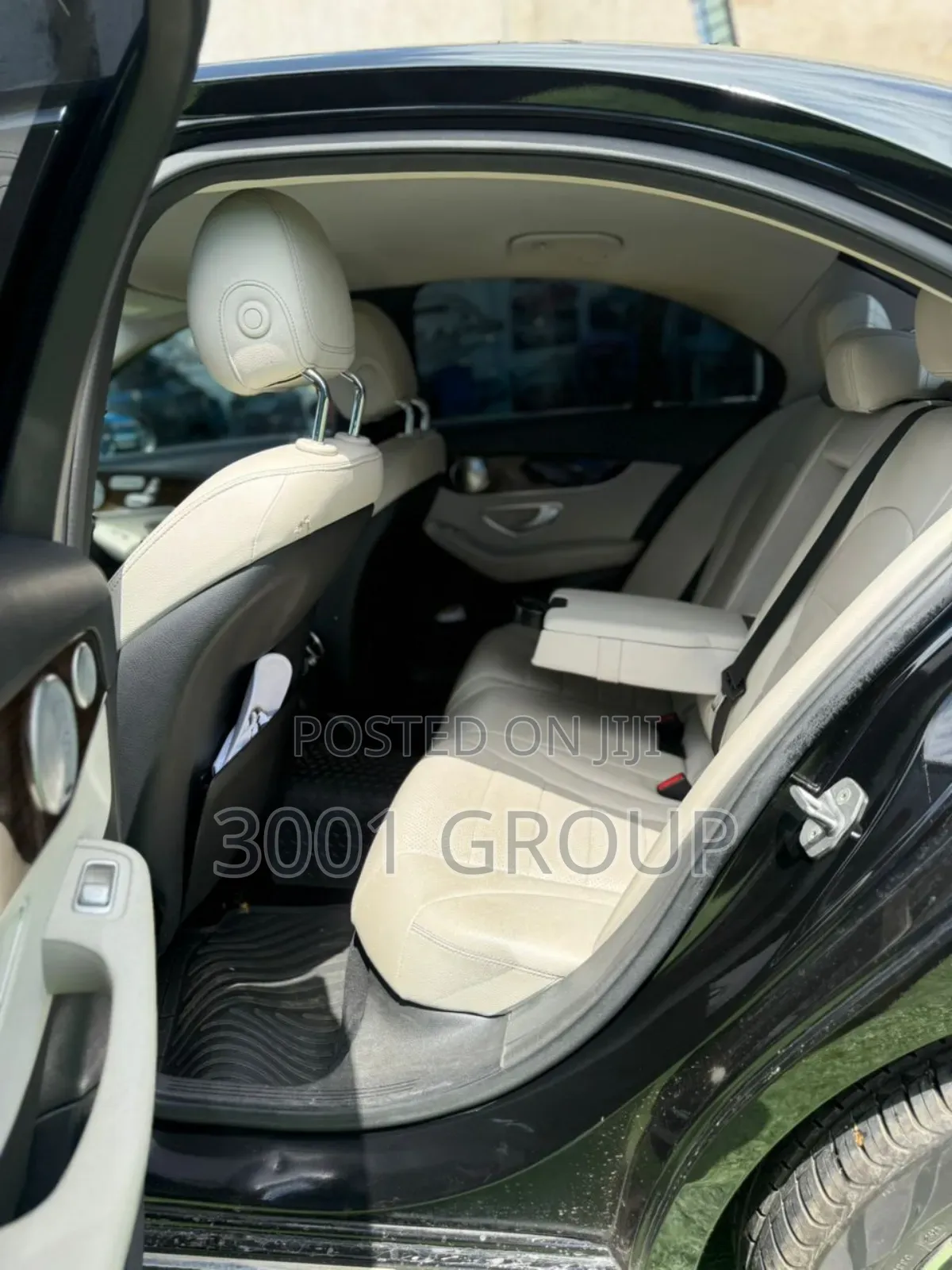 Mercedes-Benz C300 2016 Black