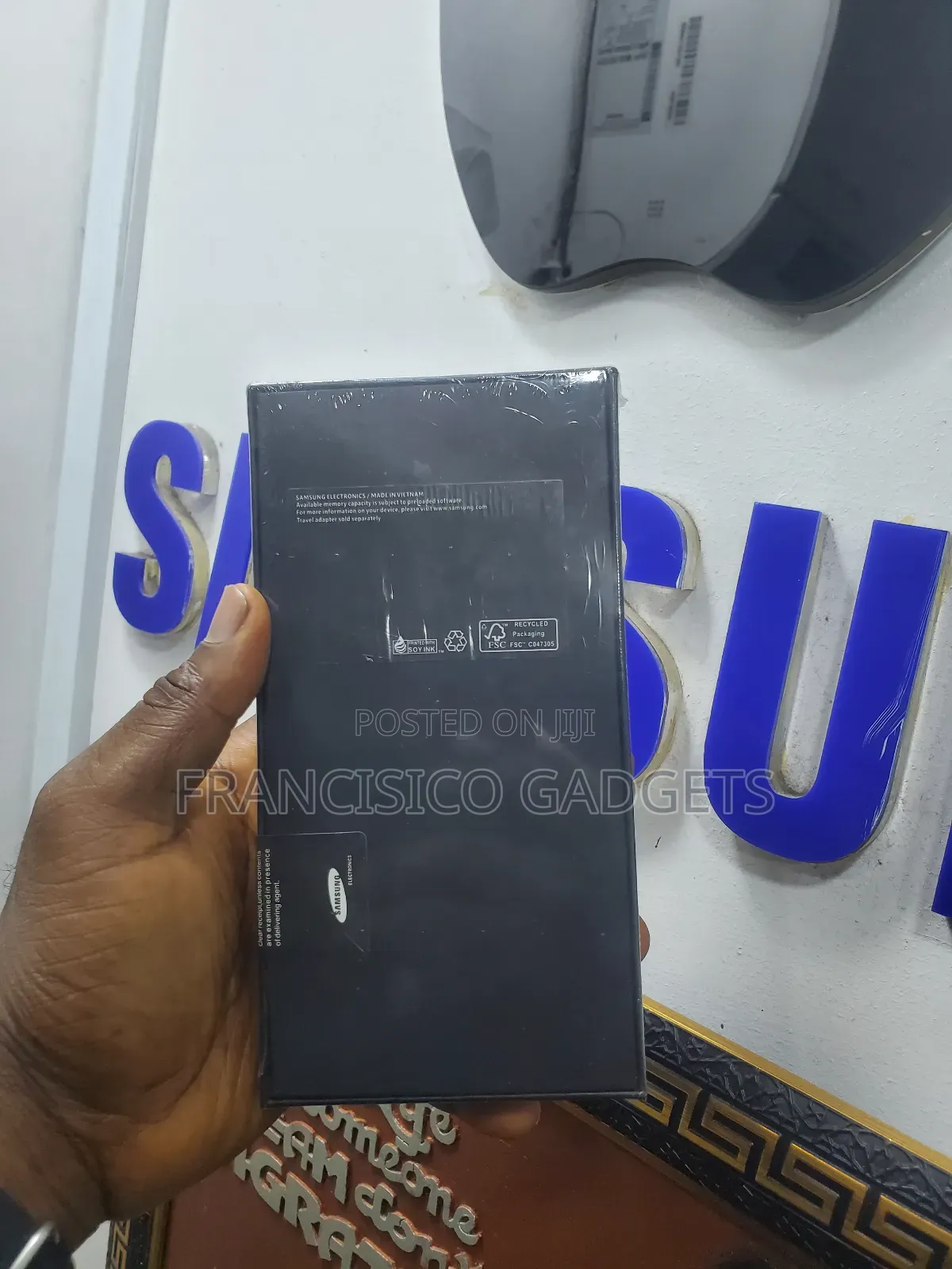 New Samsung Galaxy S22 Ultra 5G 256 GB Red