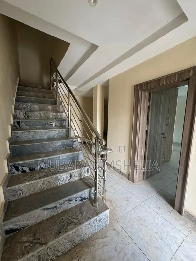 4bdrm Duplex in Mbora for sale