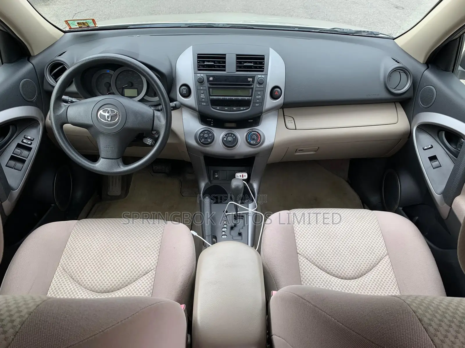 Toyota RAV4 V6 2009 Gold