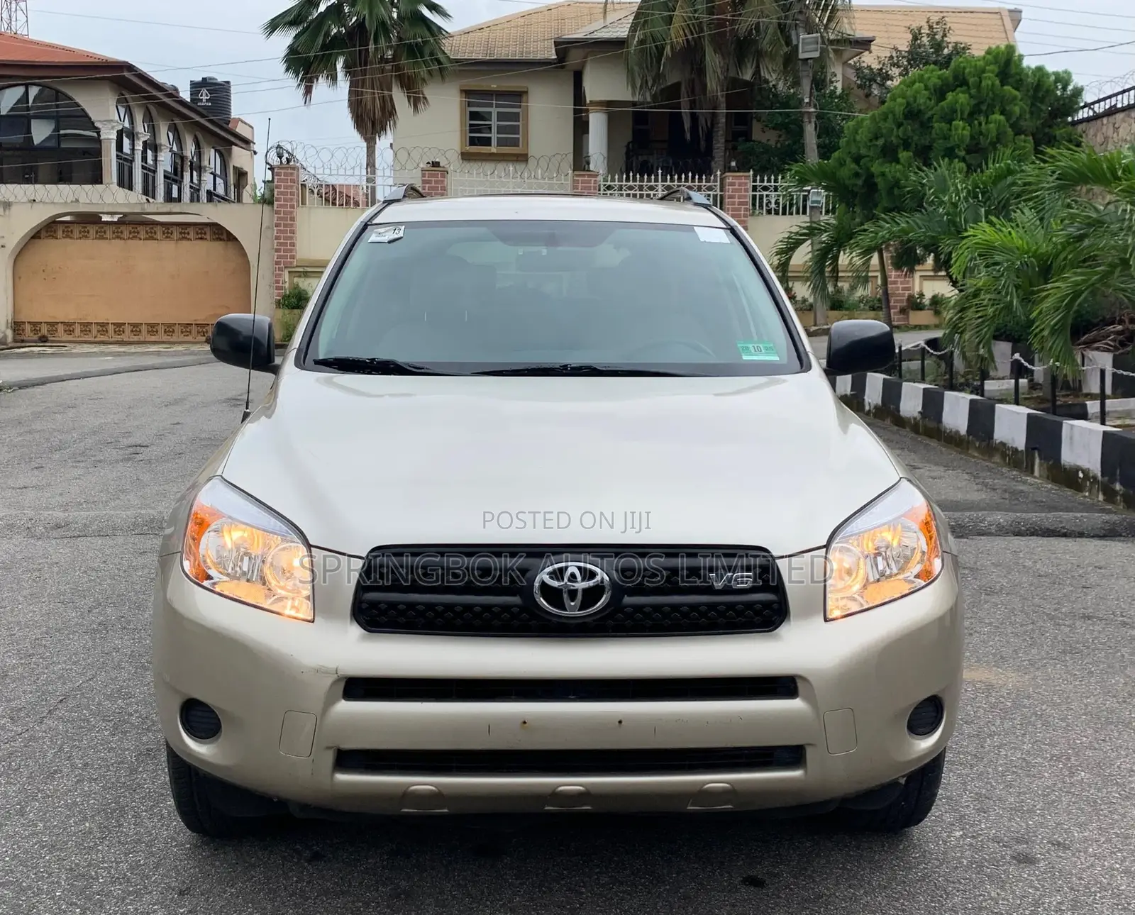 Toyota RAV4 V6 2009 Gold