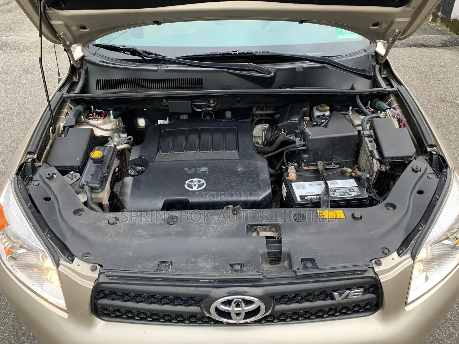 Toyota RAV4 V6 2009 Gold