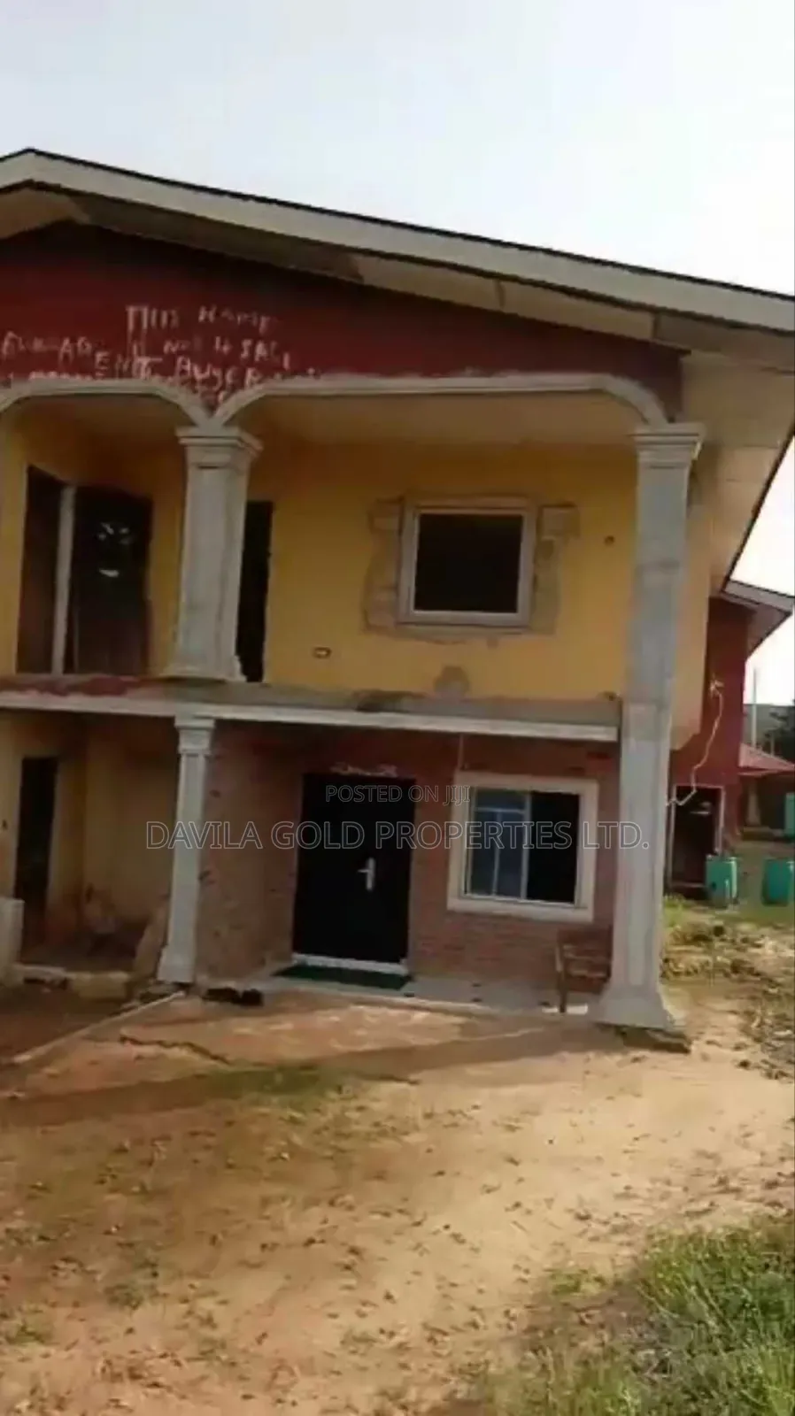 12bdrm Block of Flats in Benin City for sale