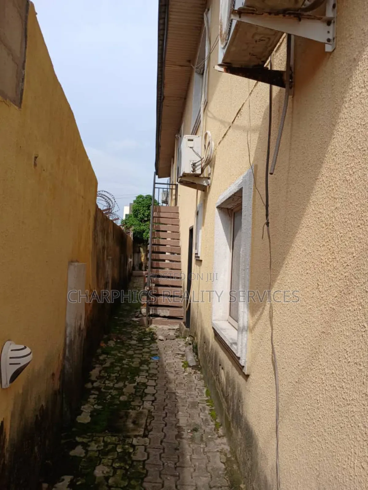6bdrm Duplex in Surulere for sale