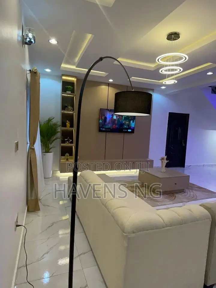 4bdrm Duplex in Eliozu for sale