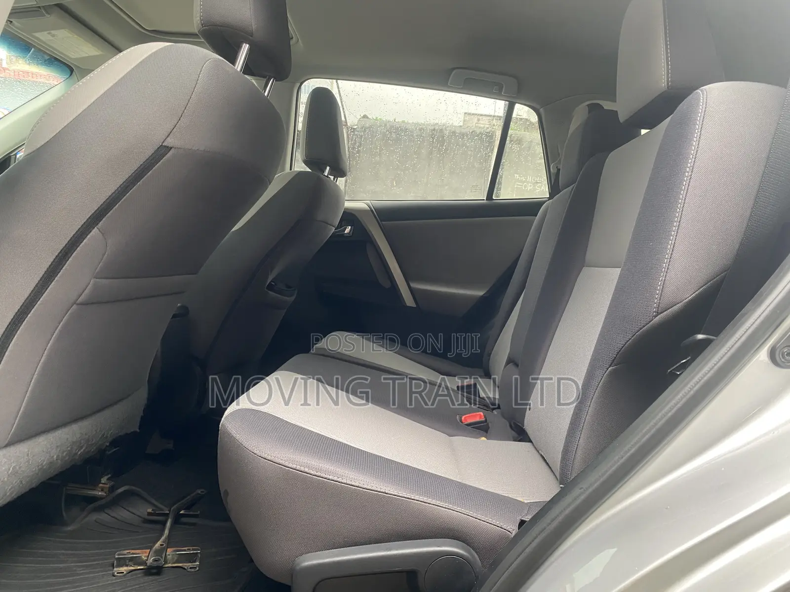 Toyota RAV4 XLE 4dr SUV (2.5L 4cyl 6A) 2014 Silver