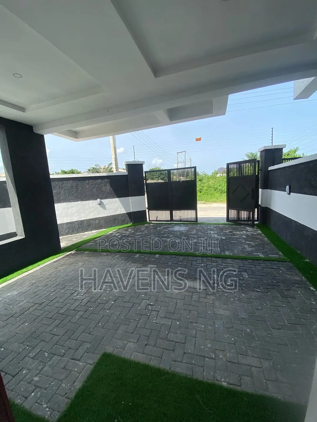 4bdrm Duplex in Ado / Ajah for sale