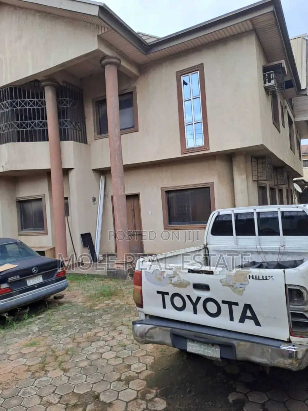 Furnished 6bdrm Duplex in Ajao Estate for sale