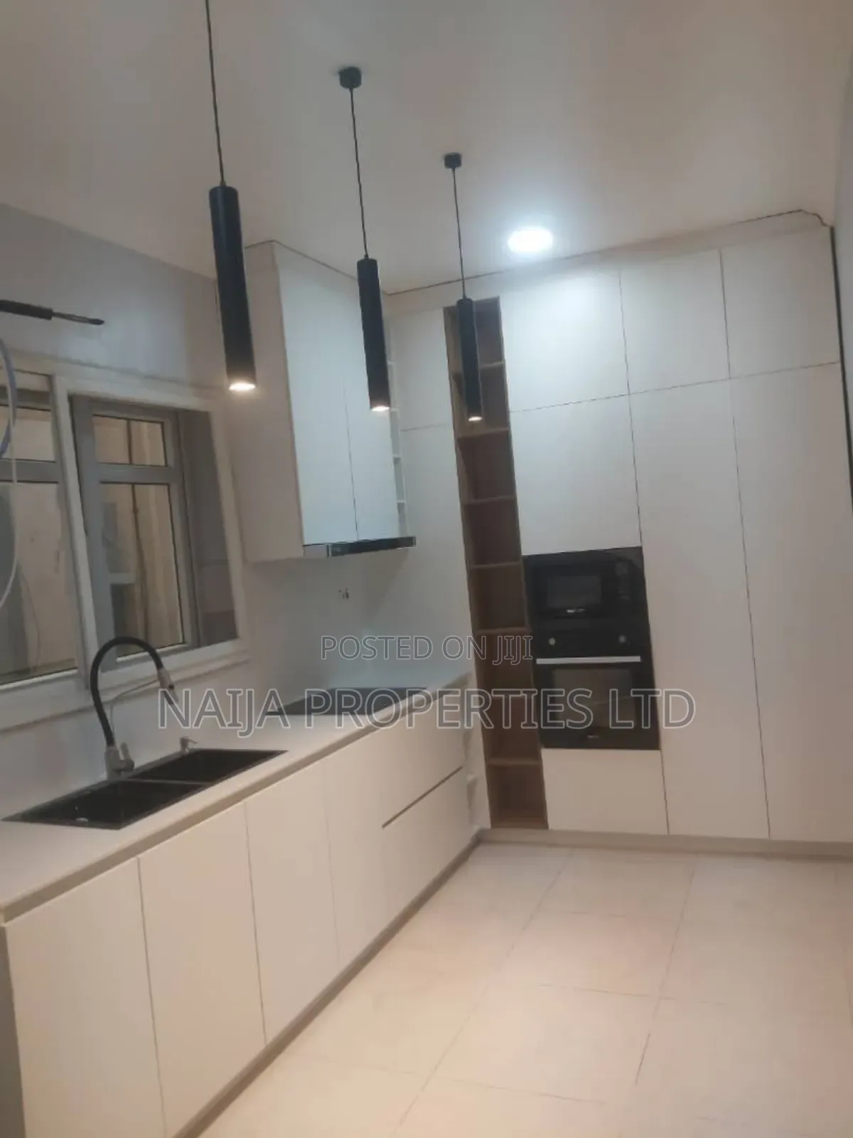 3bdrm Apartment in Ikate, Lekki for sale